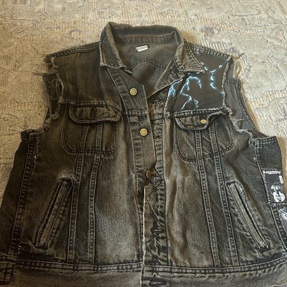 Vintage 80’s punk vest with patches/ large/ X-Large - Picture 3 of 5